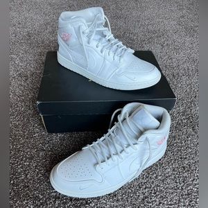 Jordan 1 Mid SE Nike Swoosh On Tour (2020)